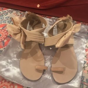 giuseppe zanotti flat toe ring sandal with bow